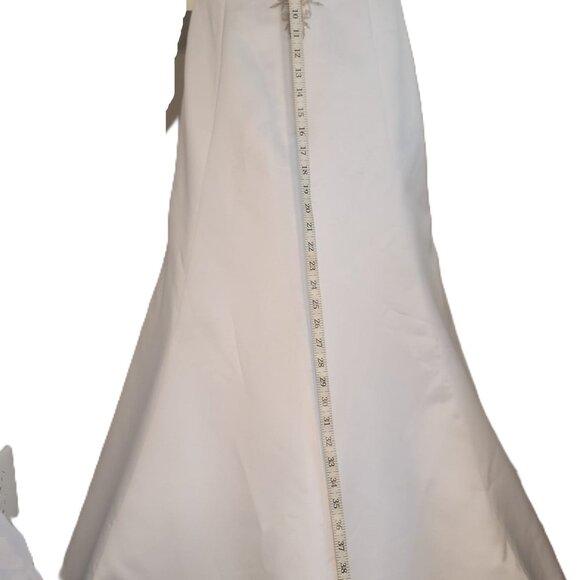 Size 18 Long A Line Wedding Dress V Neck Train Bridal Gown - Picture 8 of 16